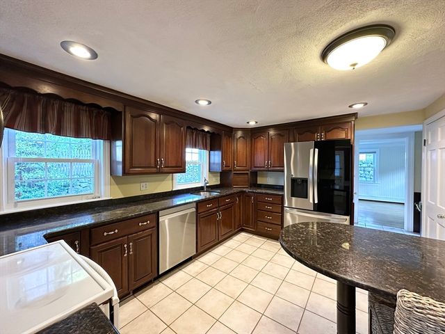 36 Pine Hill Circle, Wakefield, MA 01880