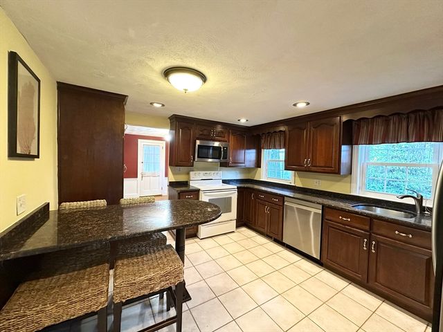 36 Pine Hill Circle, Wakefield, MA 01880