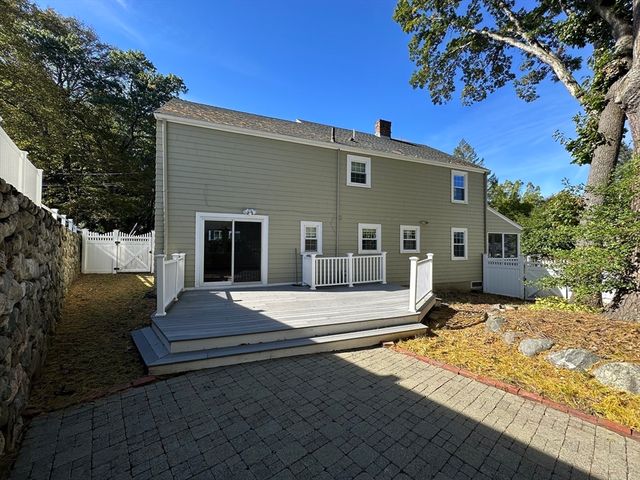 36 Pine Hill Circle, Wakefield, MA 01880
