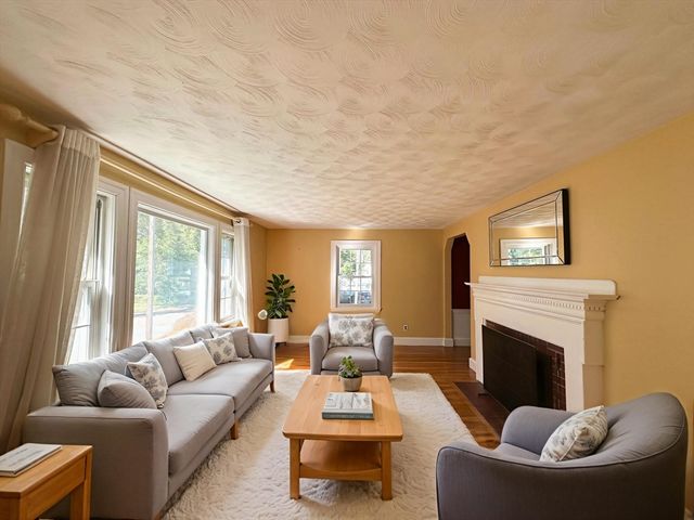 36 Pine Hill Circle, Wakefield, MA 01880