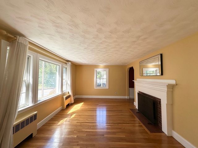 36 Pine Hill Circle, Wakefield, MA 01880