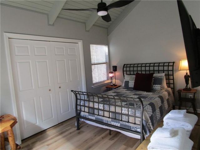 17 Dach Bruecke Gasse, Helen, GA 30545