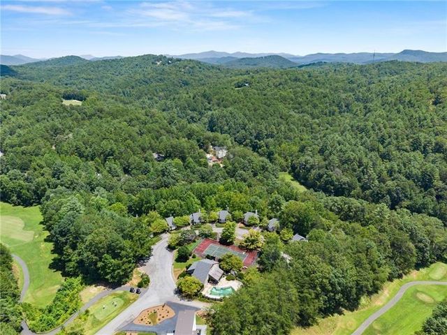 17 Dach Bruecke Gasse, Helen, GA 30545