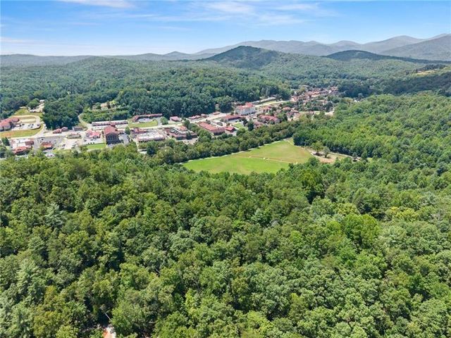 17 Dach Bruecke Gasse, Helen, GA 30545