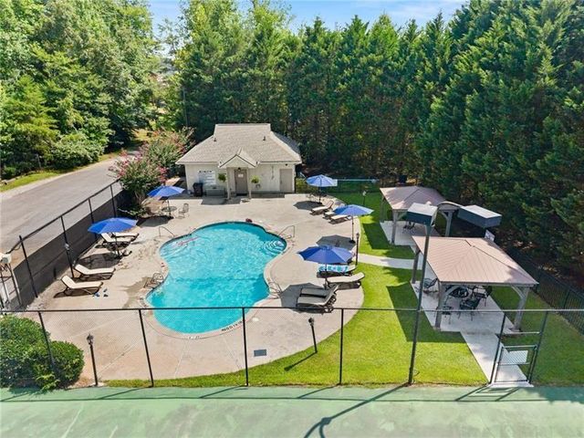 17 Dach Bruecke Gasse, Helen, GA 30545