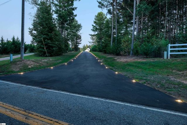 206 Calvery Road, Inman, SC 29349