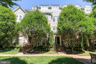 7166 LITTLE THAMES DR #181, Gainesville, VA 20155