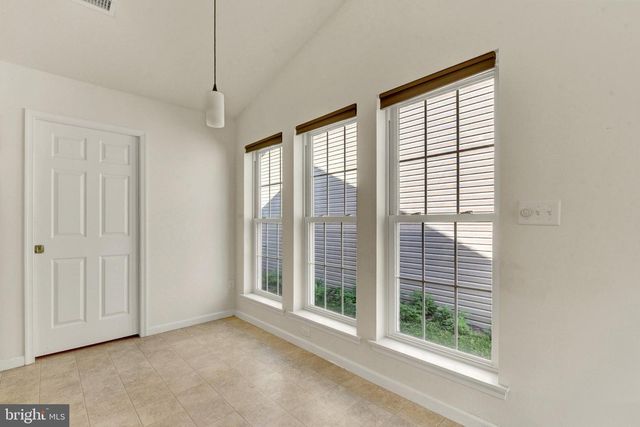 63 KESWICK DR, Mechanicsburg, PA 17050
