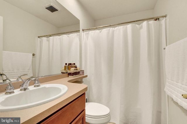 63 KESWICK DR, Mechanicsburg, PA 17050