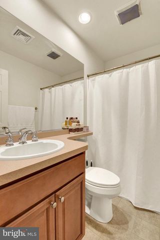 63 KESWICK DR, Mechanicsburg, PA 17050
