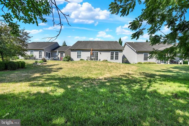 63 KESWICK DR, Mechanicsburg, PA 17050