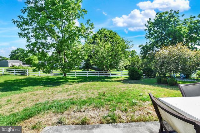 63 KESWICK DR, Mechanicsburg, PA 17050