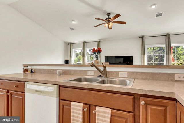 63 KESWICK DR, Mechanicsburg, PA 17050
