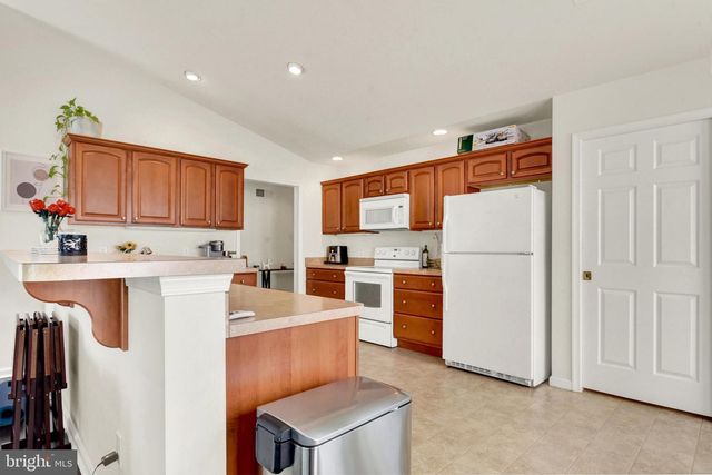 63 KESWICK DR, Mechanicsburg, PA 17050