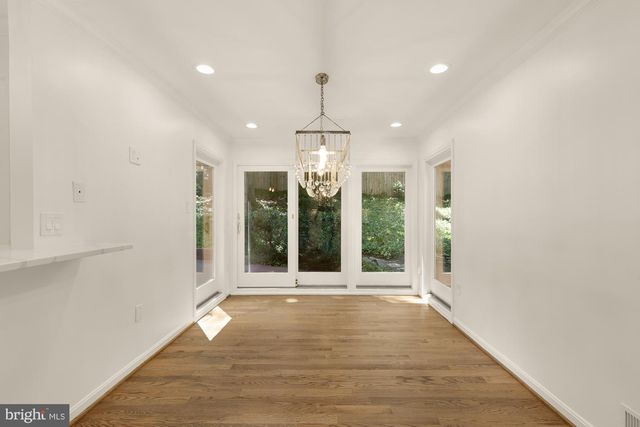 1318 ROUND OAK CT, Mclean, VA 22101