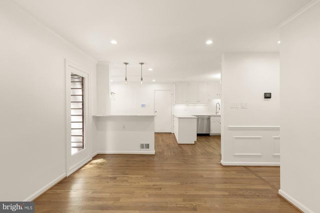 1318 ROUND OAK CT, Mclean, VA 22101