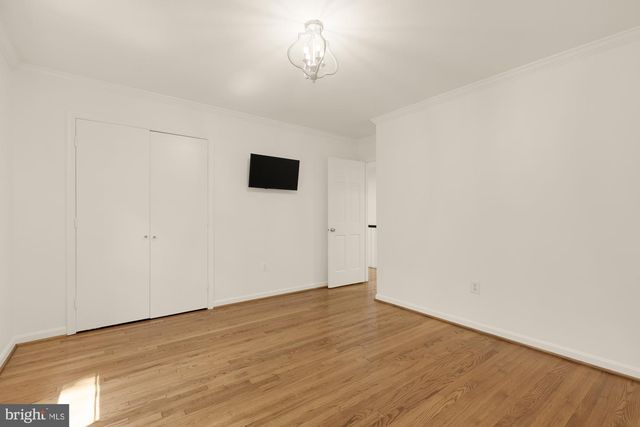 1318 ROUND OAK CT, Mclean, VA 22101