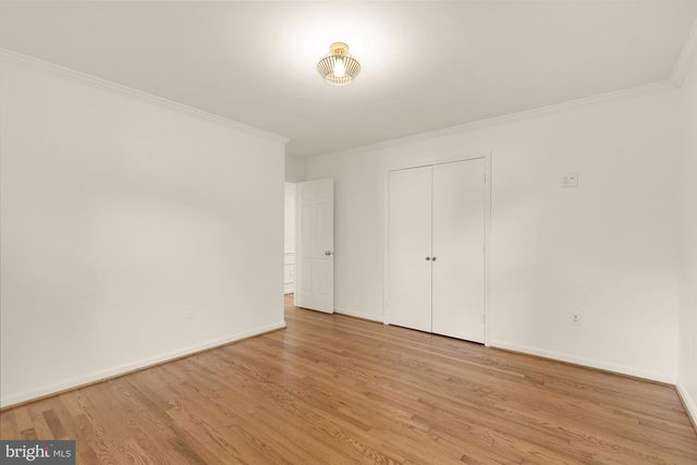 1318 ROUND OAK CT, Mclean, VA 22101