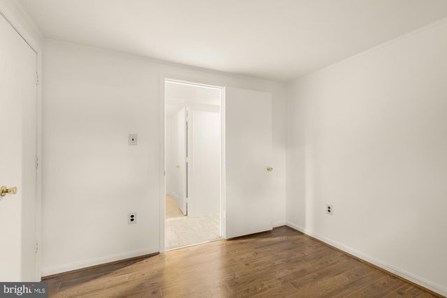 1318 ROUND OAK CT, Mclean, VA 22101