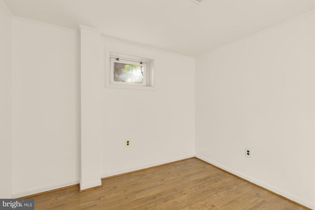 1318 ROUND OAK CT, Mclean, VA 22101