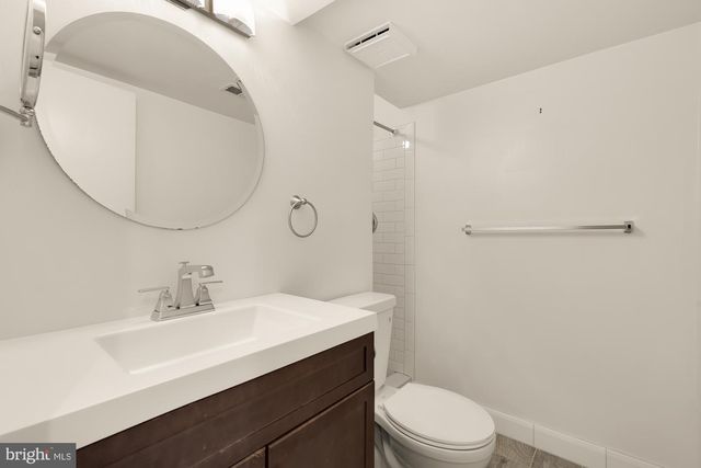 1318 ROUND OAK CT, Mclean, VA 22101