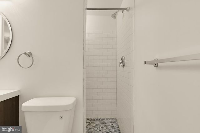 1318 ROUND OAK CT, Mclean, VA 22101