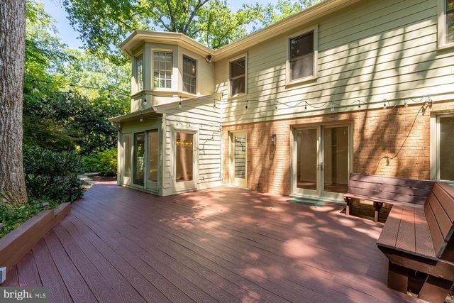 1318 ROUND OAK CT, Mclean, VA 22101