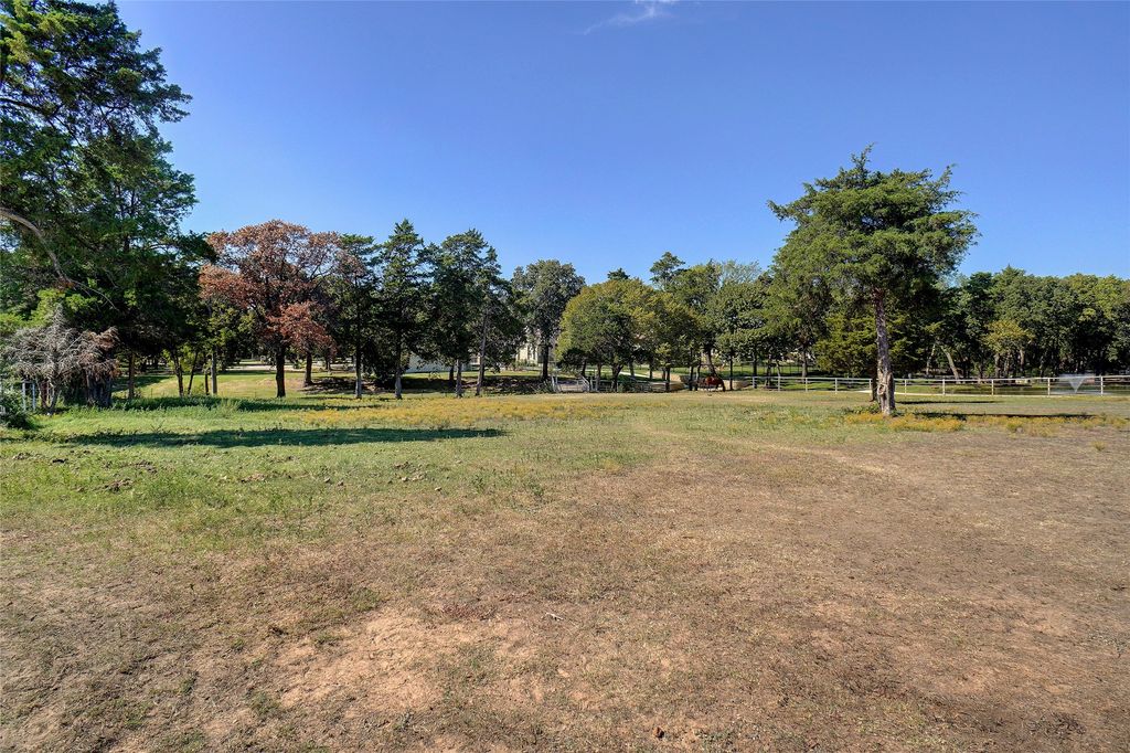 1285 Shady Oaks Drive, Southlake, TX 76092