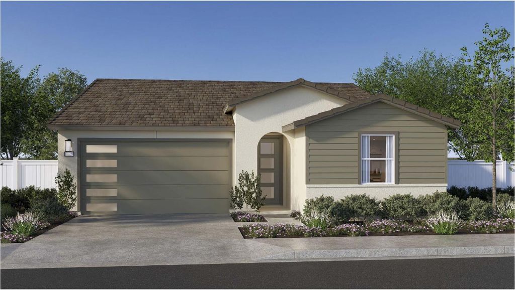 2443 N Preuss Way, Clovis, CA 93619