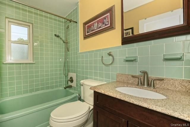 6720 211th Street, Oakland Gardens, NY 11364