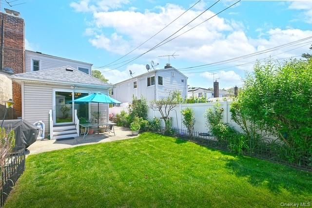 6720 211th Street, Oakland Gardens, NY 11364
