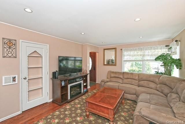 6720 211th Street, Oakland Gardens, NY 11364