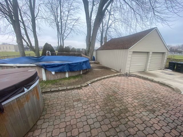 11425 Plumbrook Road, Sterling Heights City, MI 48312