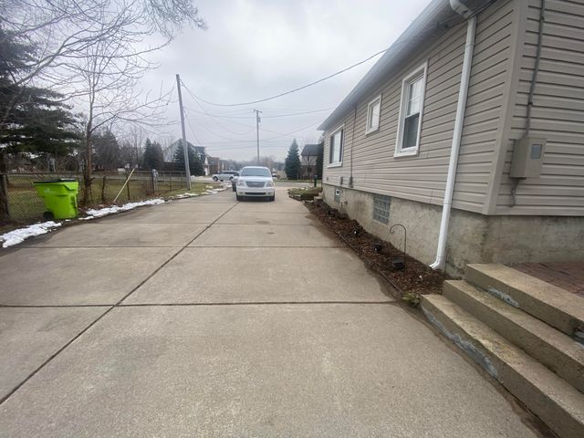 11425 Plumbrook Road, Sterling Heights City, MI 48312