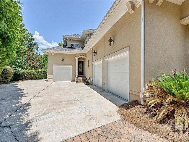 11308 Gunpowder Point Drive, Charlotte, NC 28277