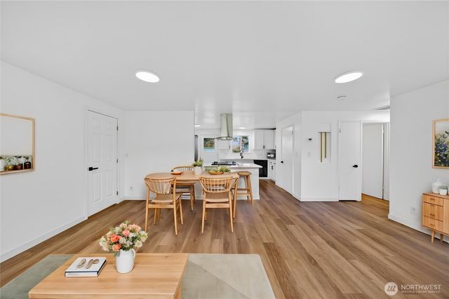 920 SW Bowmer St, Oak Harbor, WA 98277