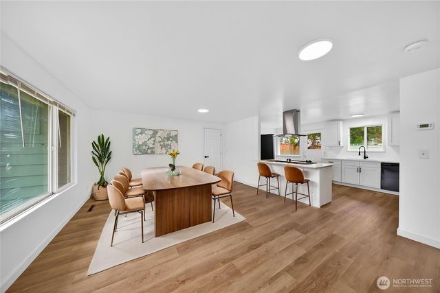 920 SW Bowmer St, Oak Harbor, WA 98277