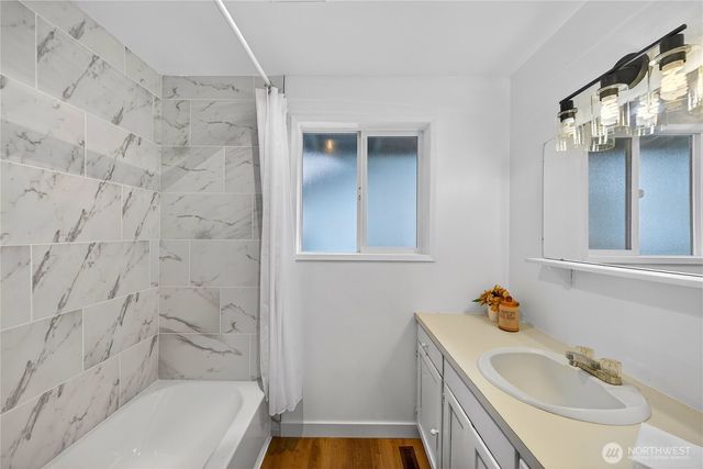 920 SW Bowmer St, Oak Harbor, WA 98277