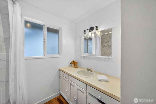 920 SW Bowmer St, Oak Harbor, WA 98277