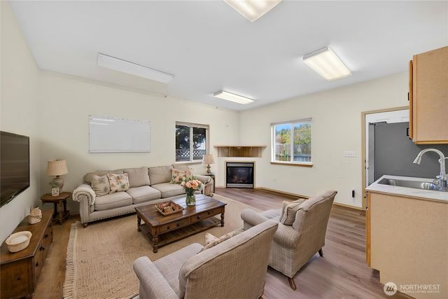 920 SW Bowmer St, Oak Harbor, WA 98277