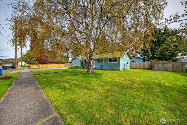 920 SW Bowmer St, Oak Harbor, WA 98277