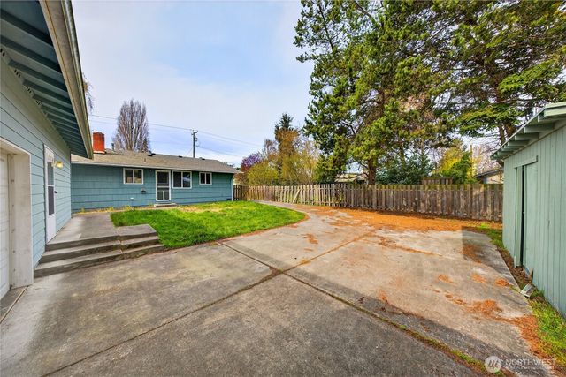 920 SW Bowmer St, Oak Harbor, WA 98277