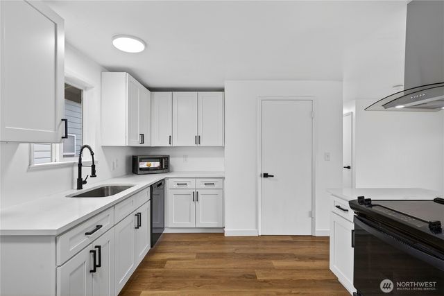 920 SW Bowmer St, Oak Harbor, WA 98277