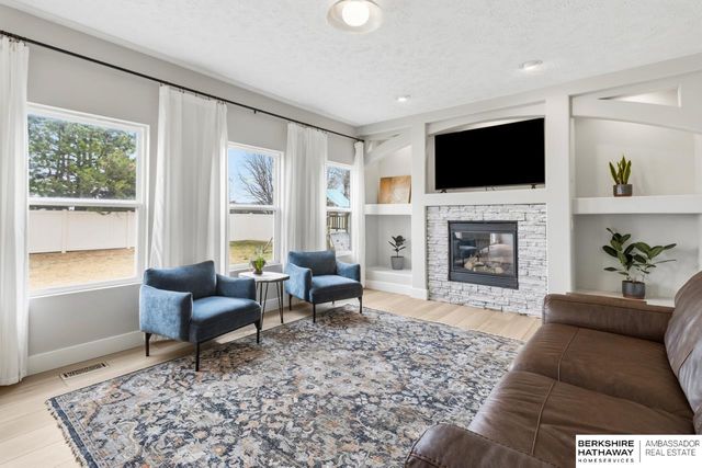 7103 S 193 Street, Gretna, NE 68028