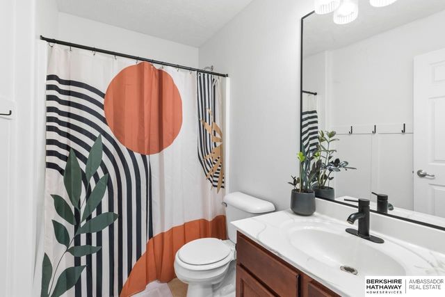 7103 S 193 Street, Gretna, NE 68028