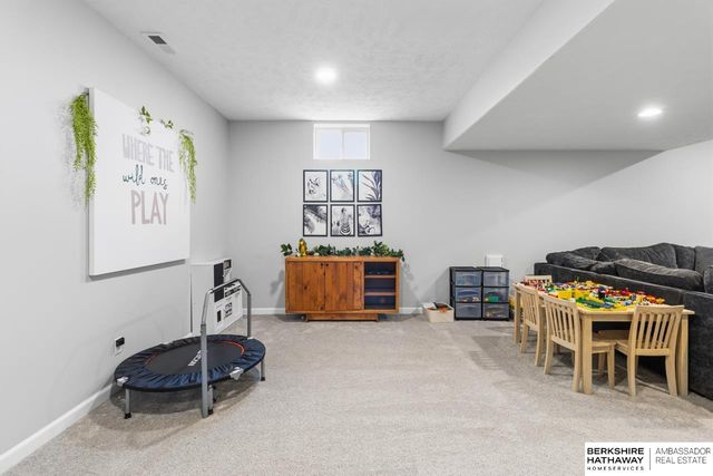 7103 S 193 Street, Gretna, NE 68028