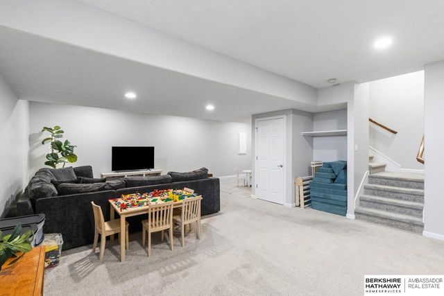 7103 S 193 Street, Gretna, NE 68028