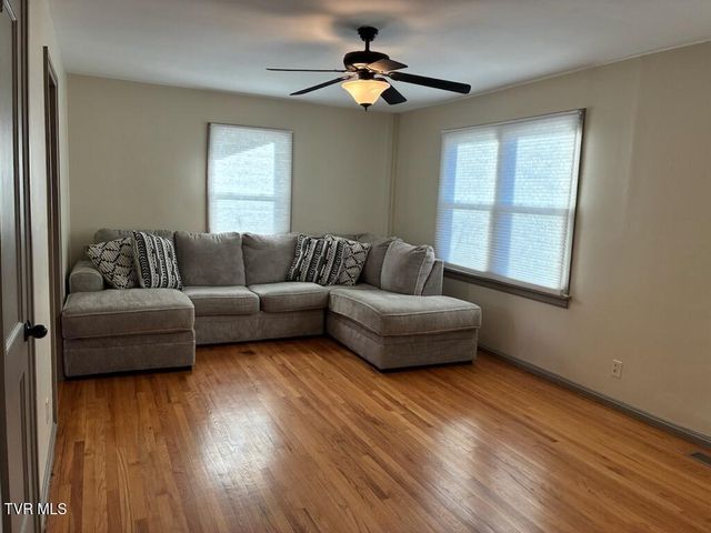 2616 Mimosa Lane, Johnson City, TN 37604