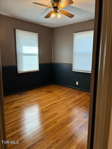 2616 Mimosa Lane, Johnson City, TN 37604