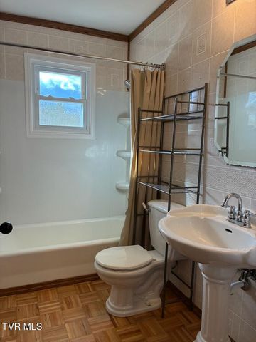 2616 Mimosa Lane, Johnson City, TN 37604